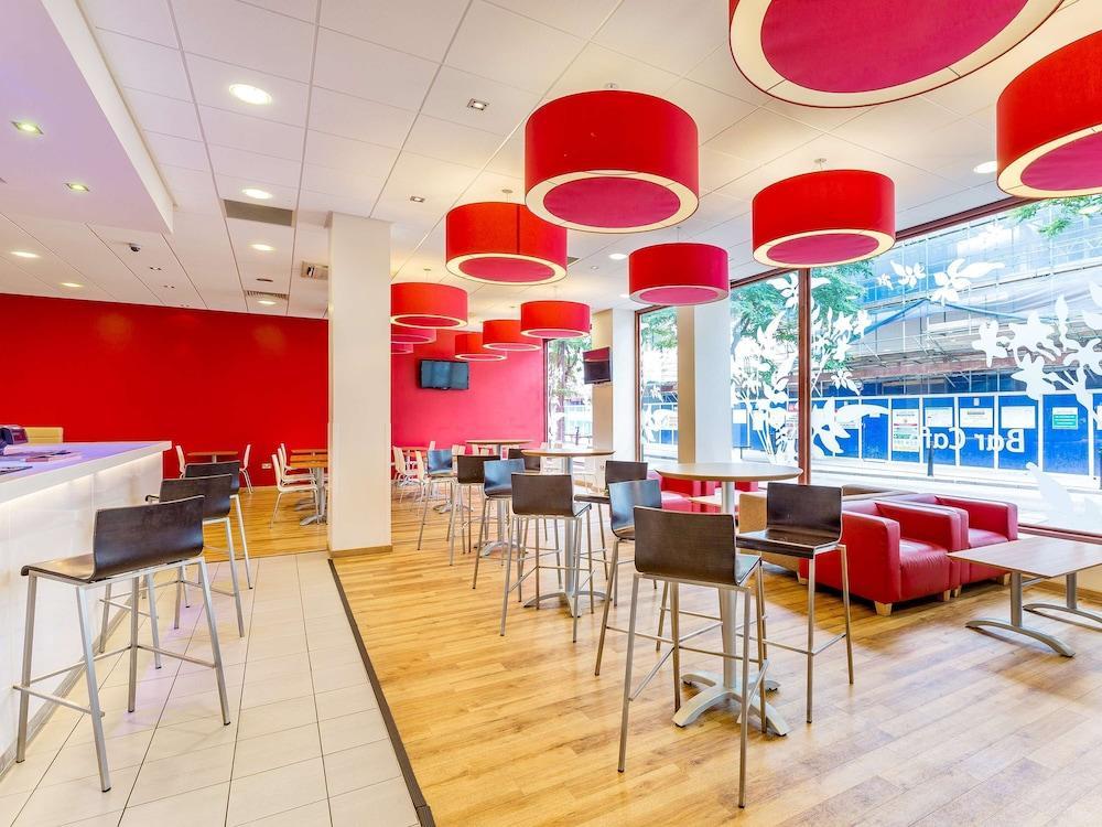 Travelodge London Woolwich Exteriör bild
