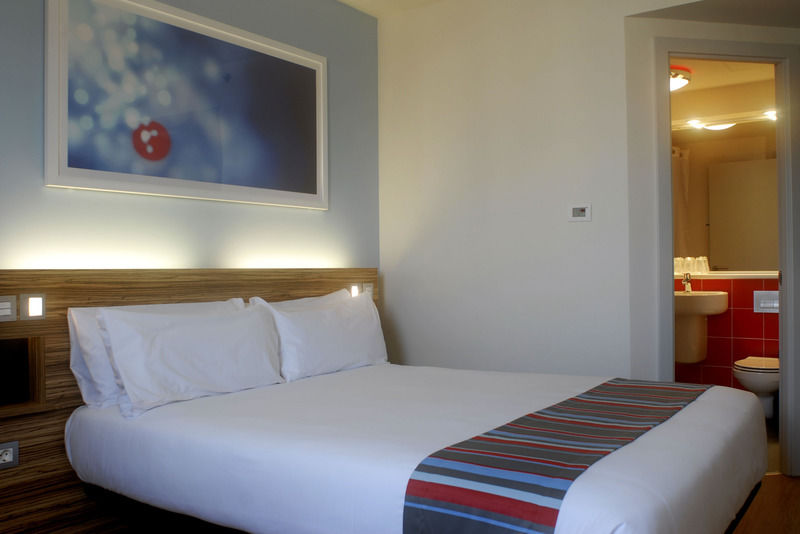 Travelodge London Woolwich Exteriör bild
