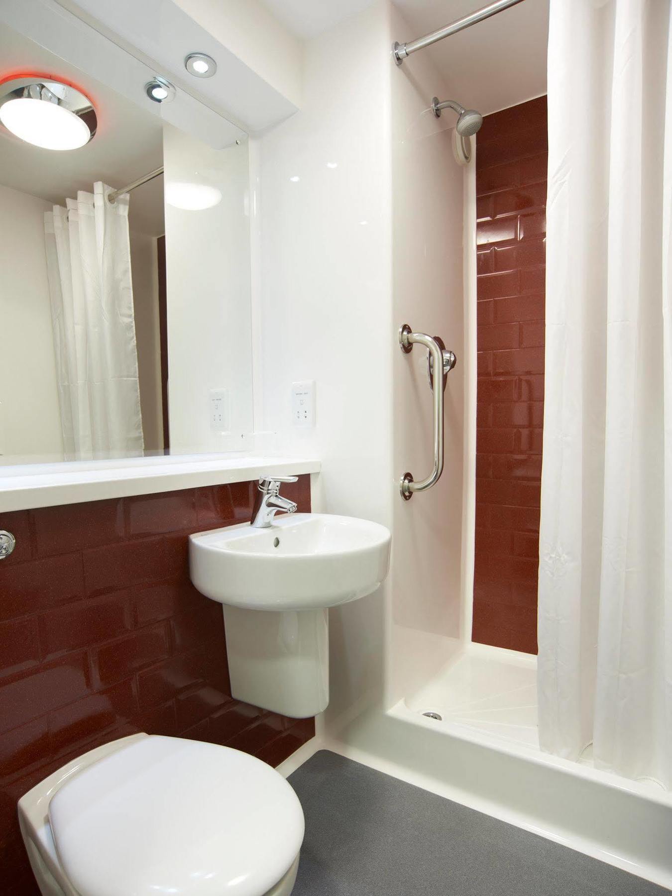 Travelodge London Woolwich Exteriör bild