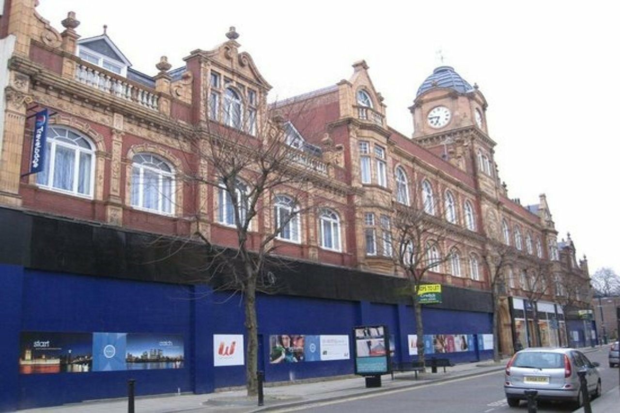 Travelodge London Woolwich Exteriör bild
